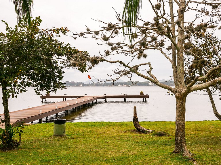 Condominium with Pier at Lagoa da Conceição #LA10