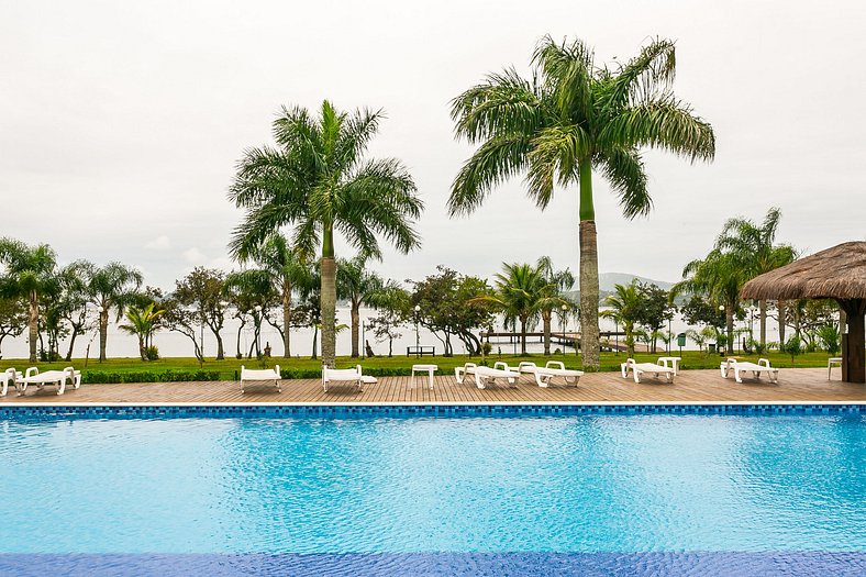 Condominium with Pier at Lagoa da Conceição #LA10